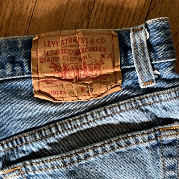Levi’s 501 button fly distressed jean short shorts - Picture 6 of 7